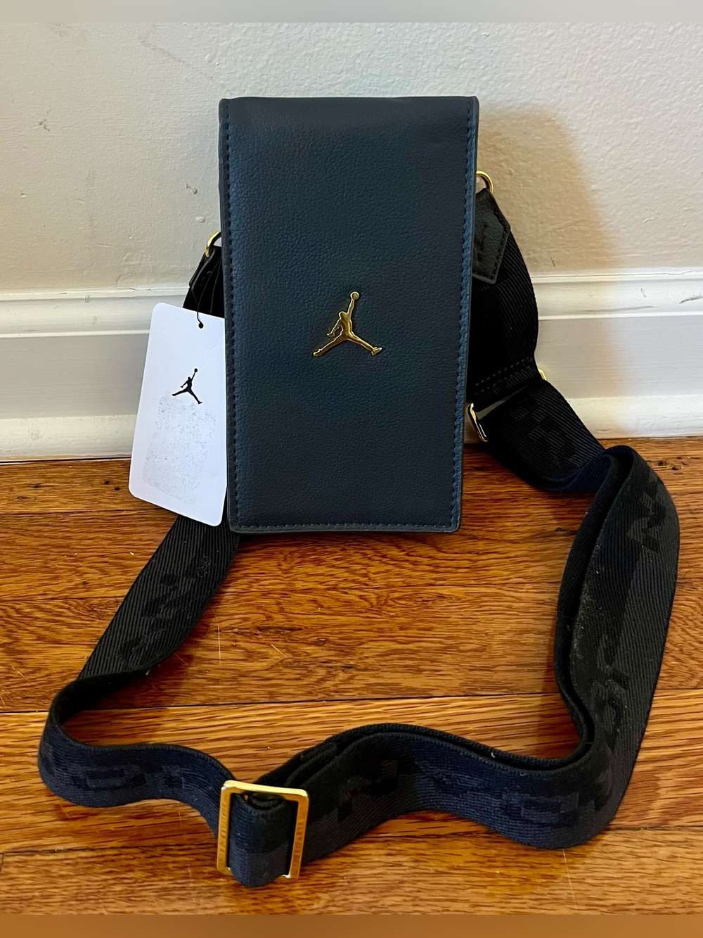 Jordan Monarch Lanyard Wallet OFF Noir WA9165-G0T NEW
